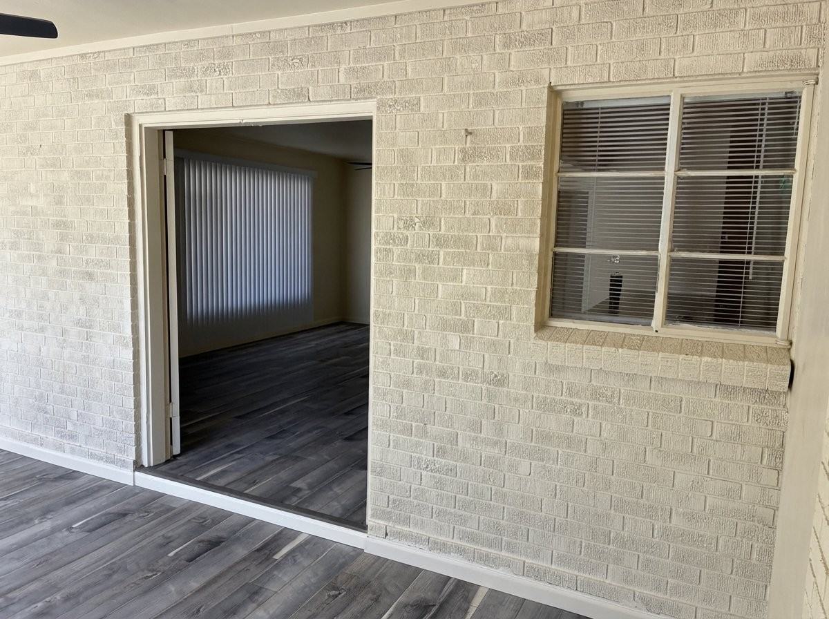 1402 N Winstel Blvd - Photo 6 of 20