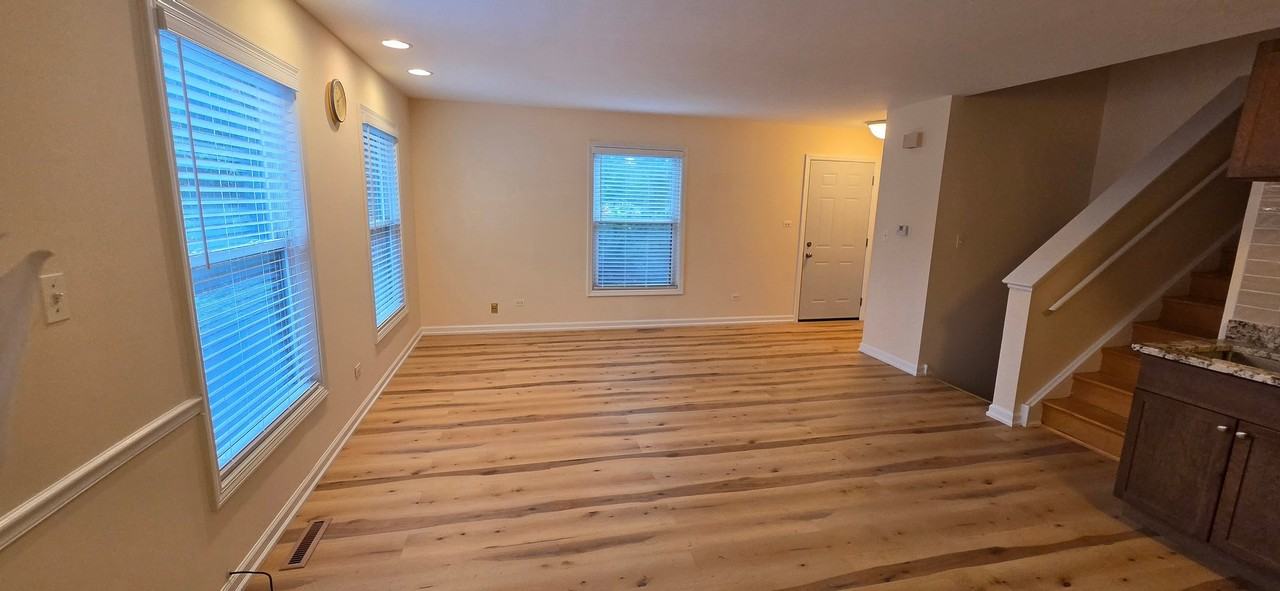 1134 Inverrary Ln - Photo 3 of 12