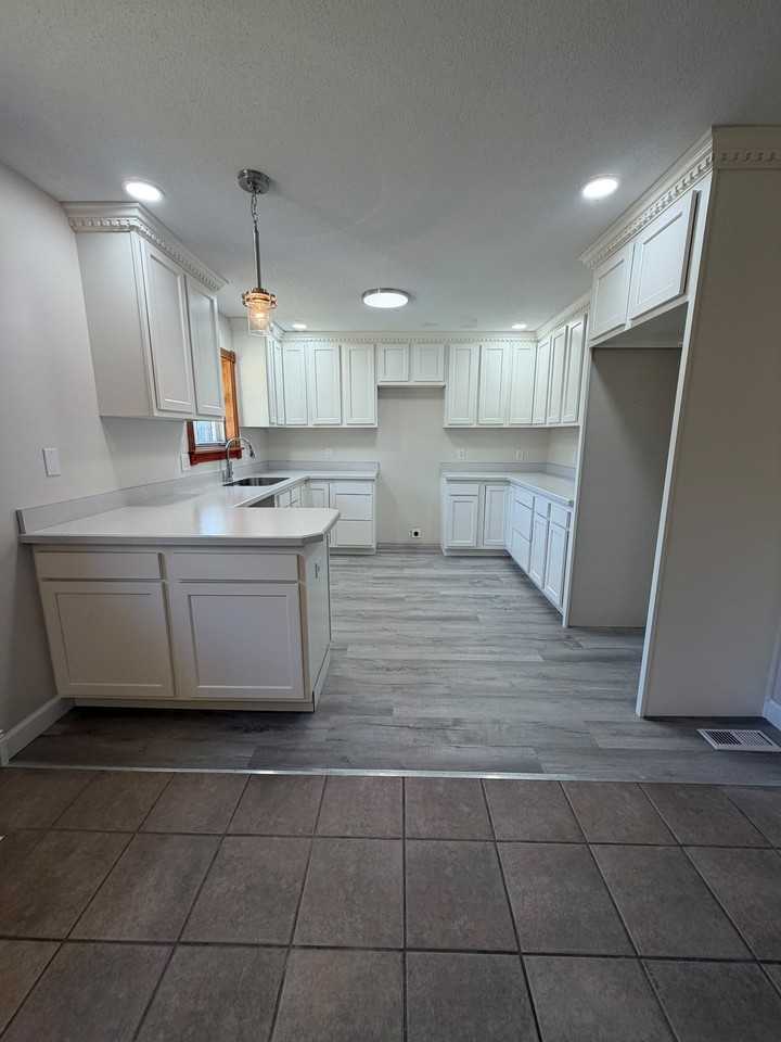 712 Southfield Rd - Photo 3 of 13