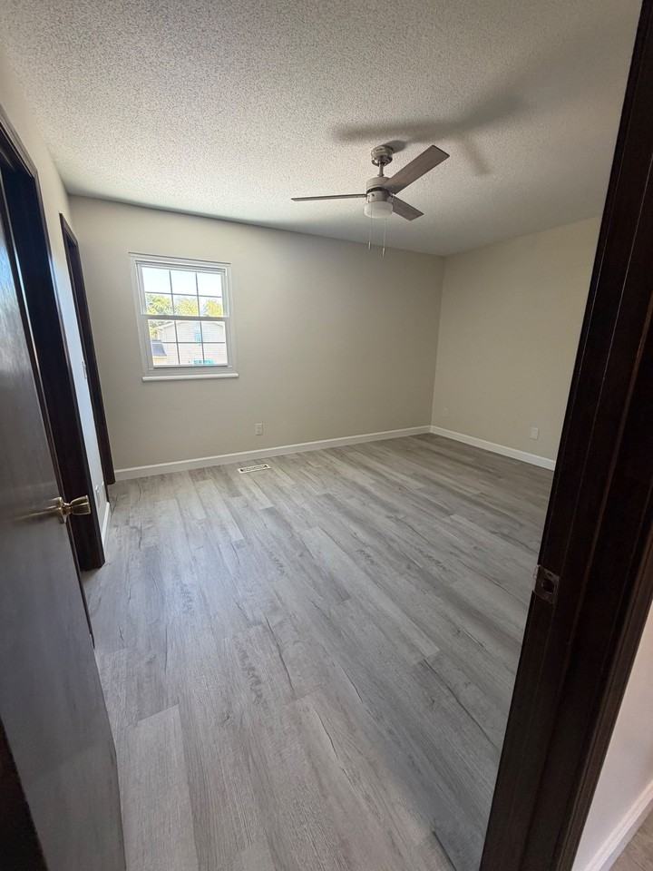 712 Southfield Rd - Photo 7 of 13