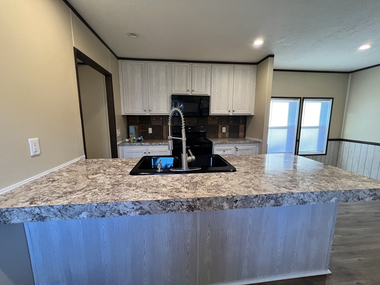 164 Starr Dr #A - Photo 3 of 19