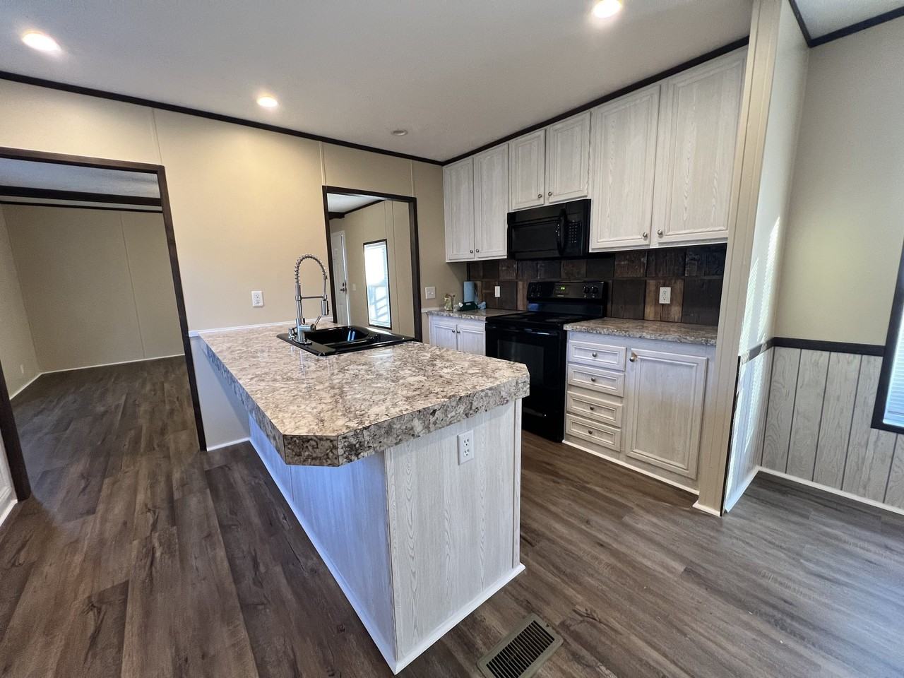 164 Starr Dr #A - Photo 4 of 19