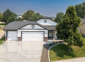 featured image of 2138 N Mauve Ave