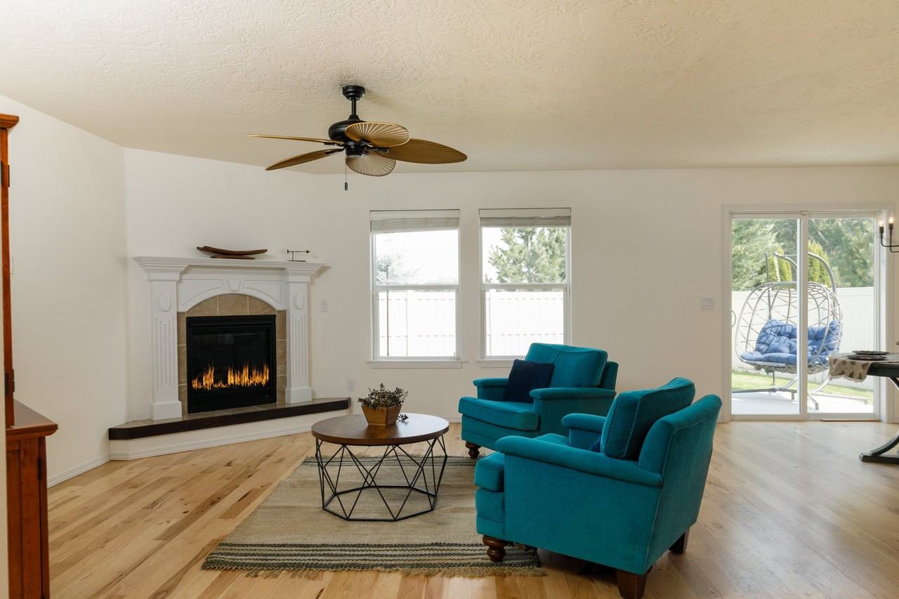 2138 N Mauve Ave - Photo 4 of 14