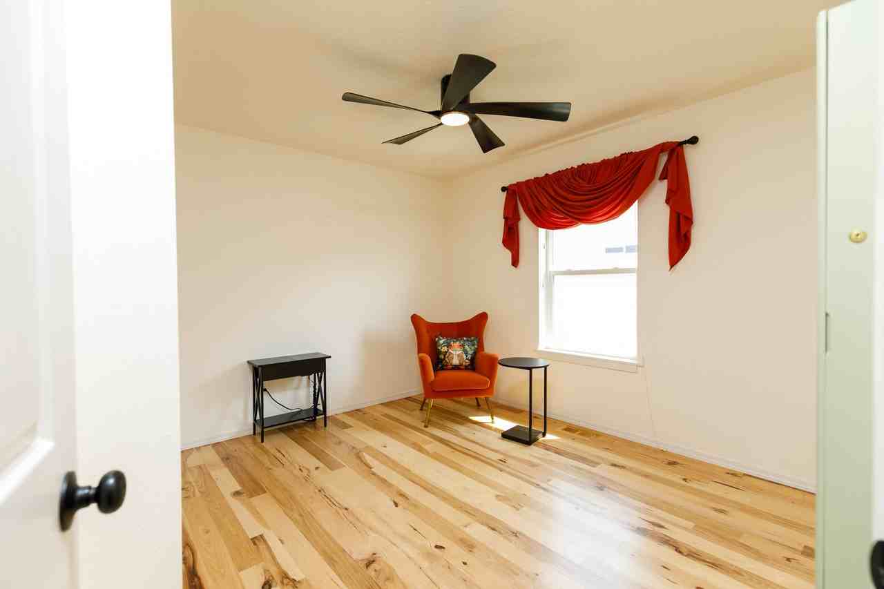 2138 N Mauve Ave - Photo 7 of 14