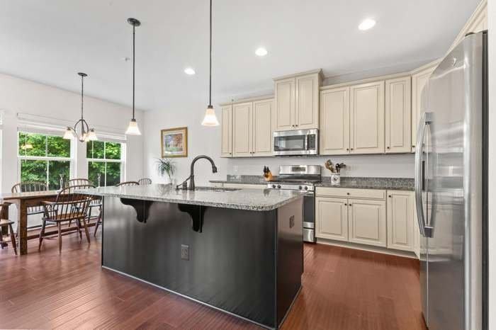 2629 Crossvine Dr - Photo 3 of 20