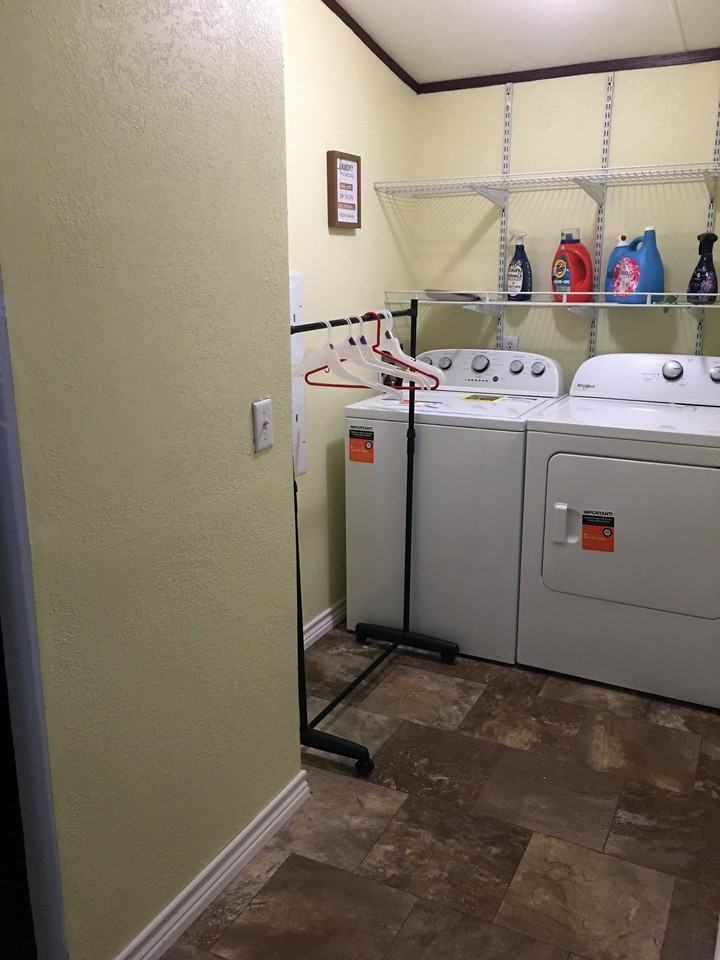 501 Patterson Ave - Photo 4 of 18