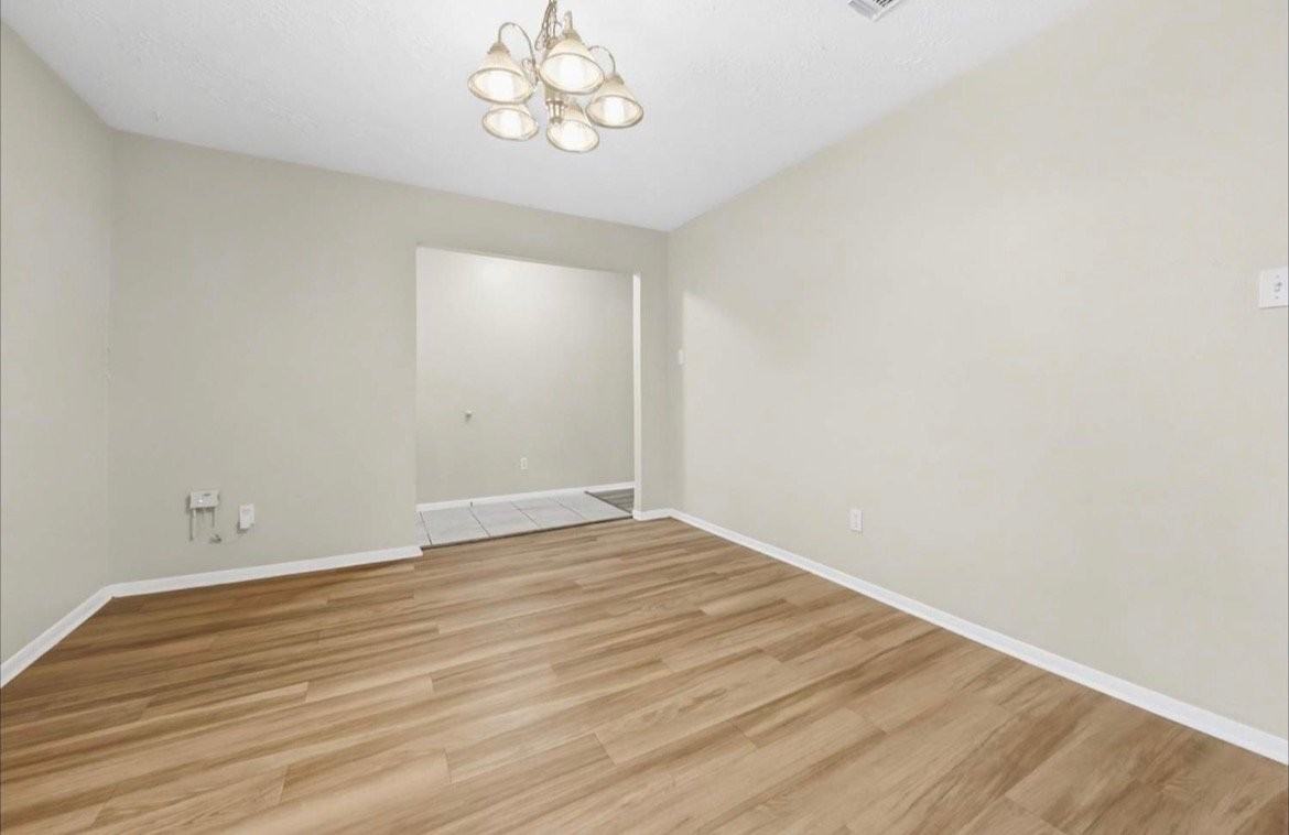 104 Williamsburg Dr - Photo 3 of 7