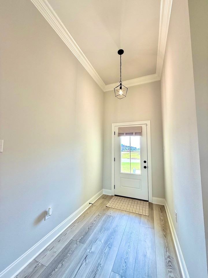 100 Brownstone Ct - Photo 2 of 28
