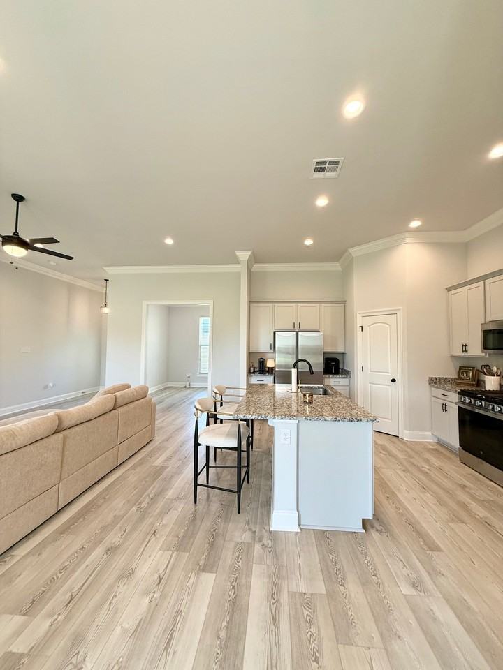 100 Brownstone Ct - Photo 6 of 28