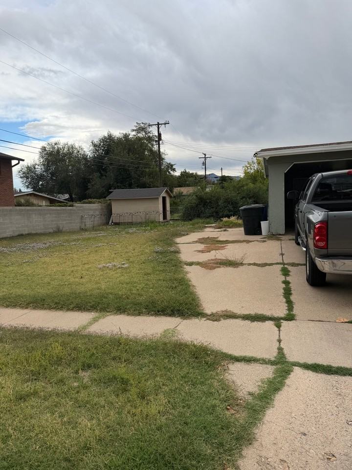 2428 Nw - Photo 2 of 10