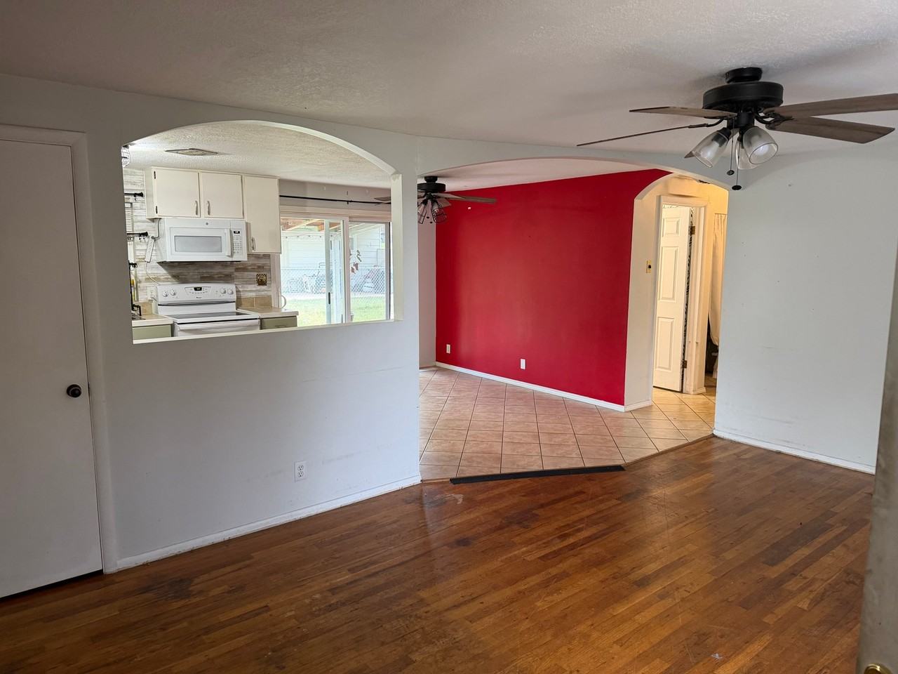 2428 Nw - Photo 3 of 10