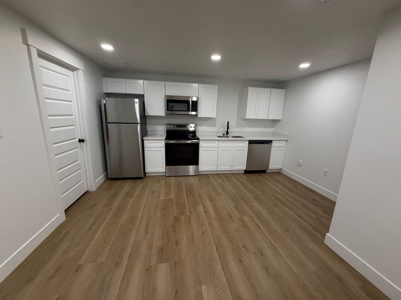 788 N Banner Dr - Photo 2 of 14