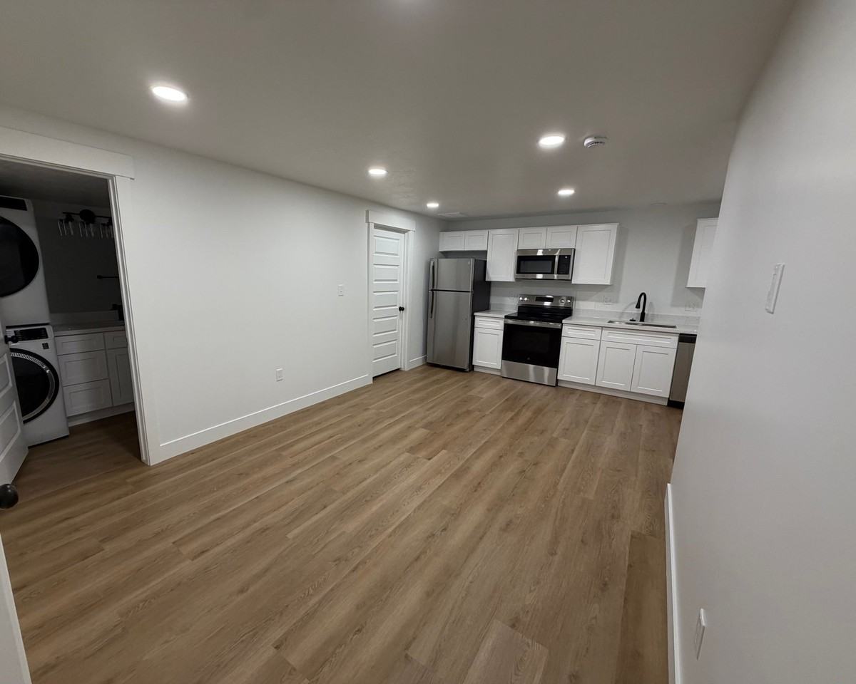 788 N Banner Dr - Photo 3 of 14