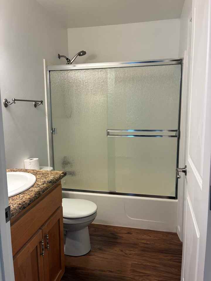 17900 Lake Forest Dr - Photo 6 of 10