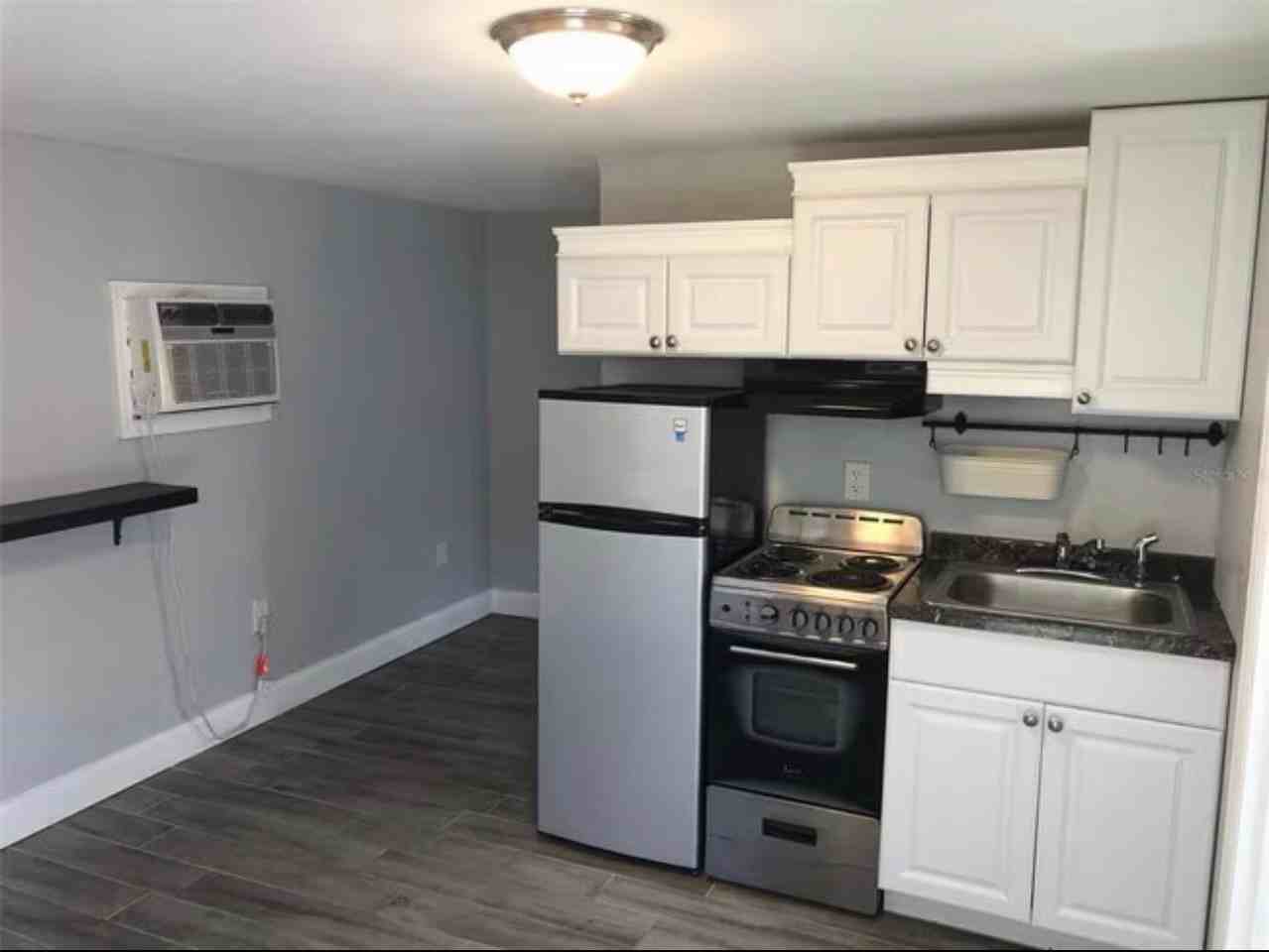 216 12th Ave N - Photo 2 of 5