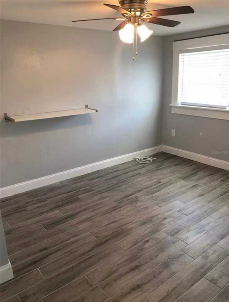 216 12th Ave N - Photo 3 of 5