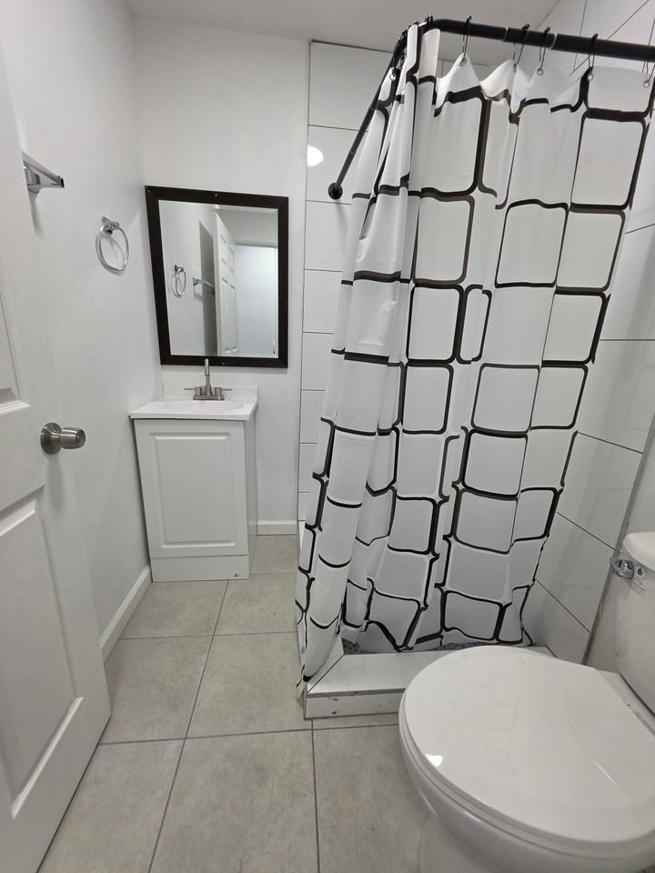 4222 Kenwood Ave - Photo 6 of 12