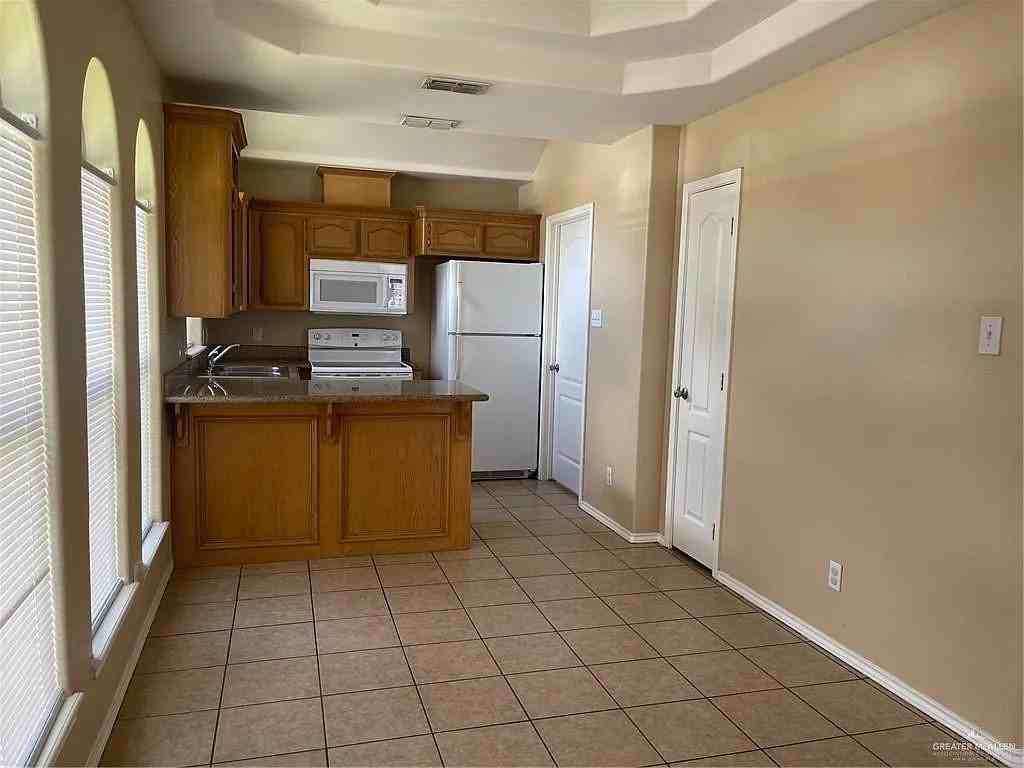 1916 Upland Dr #1 - Photo 3 of 11