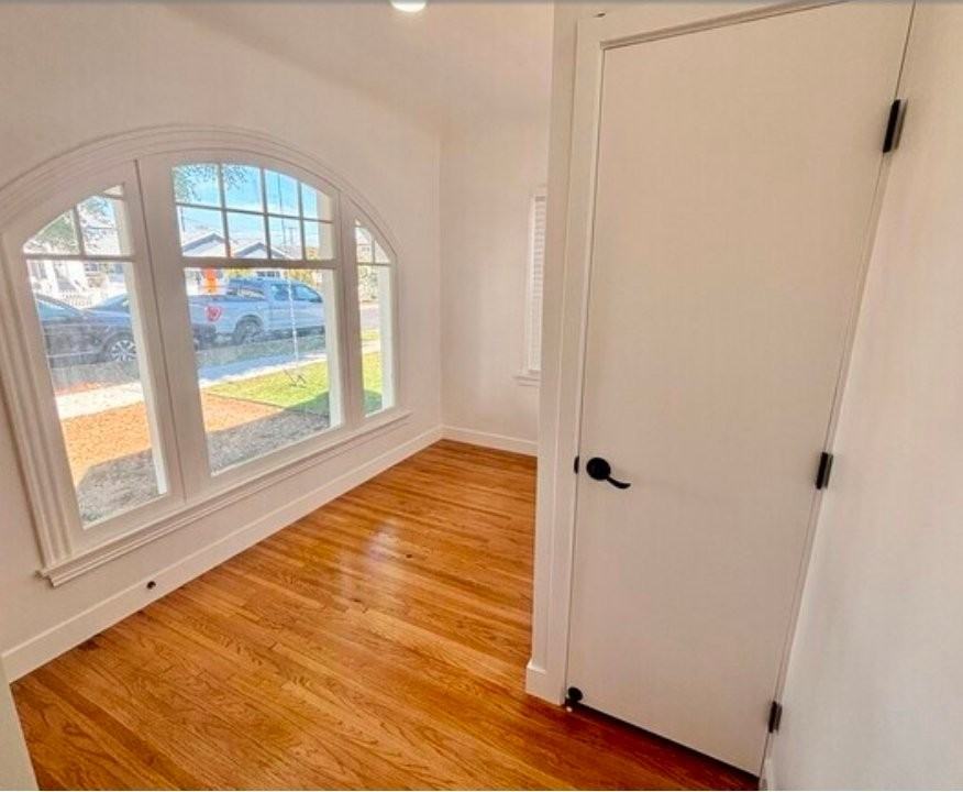 1061 W 24th St #1065 - Photo 2 of 16
