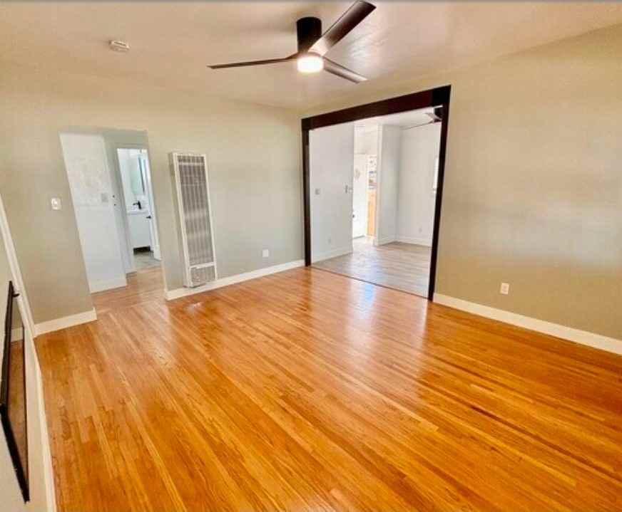 1061 W 24th St #1065 - Photo 3 of 16