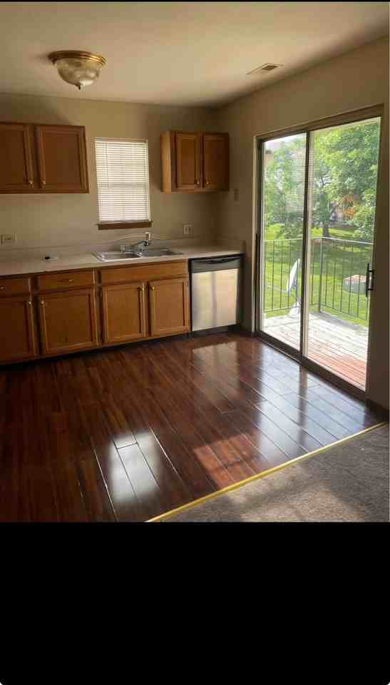 78 N Victoria Ln #E - Photo 3 of 9