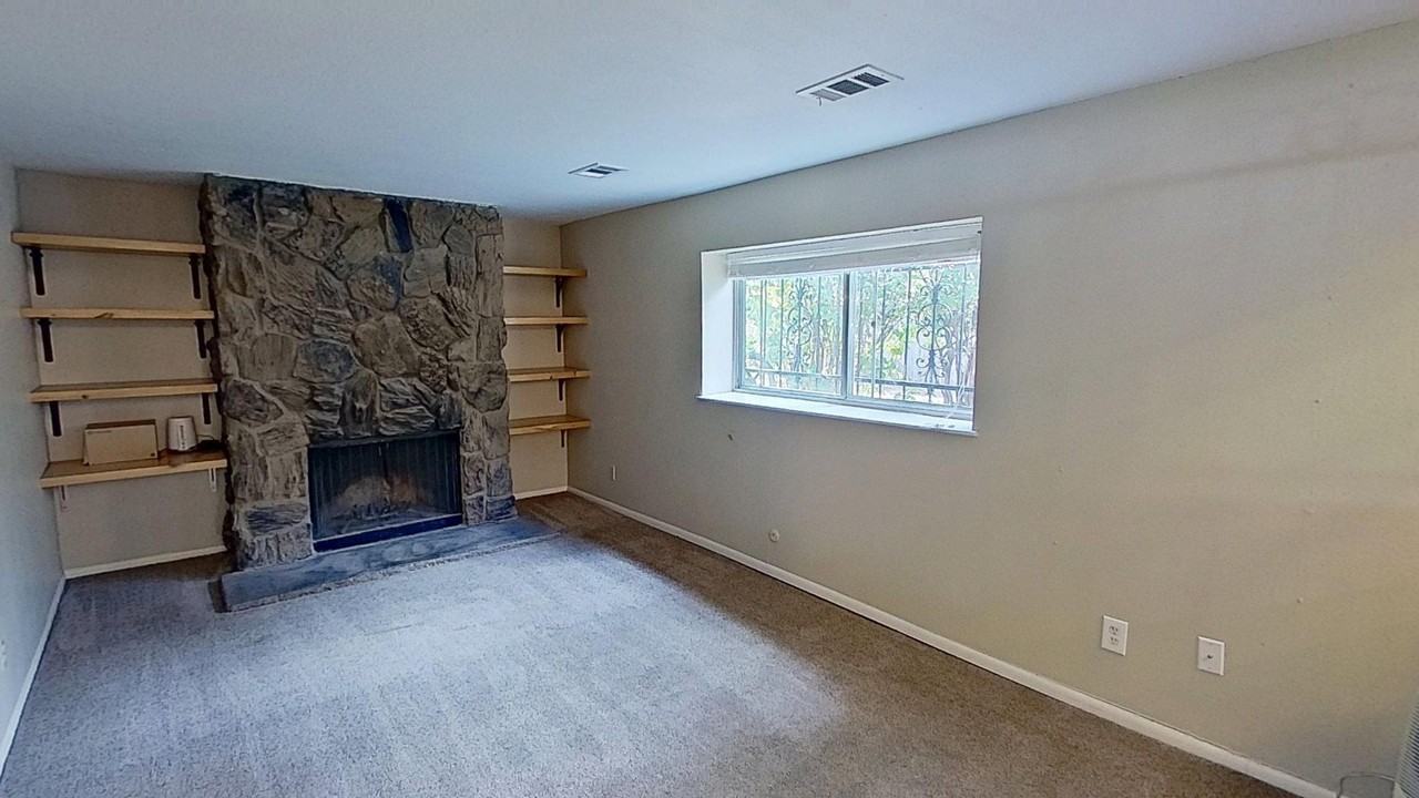 551 S Field Ct - Photo 4 of 19