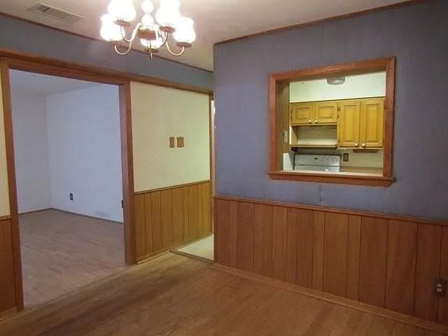 2513 Bamboo St - Photo 3 of 16