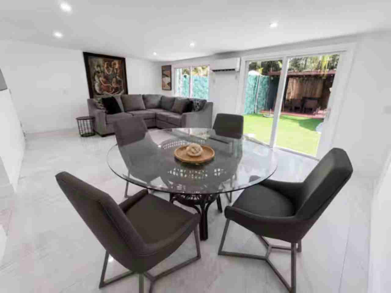 817 Nw 30th Ct - Photo 3 of 11