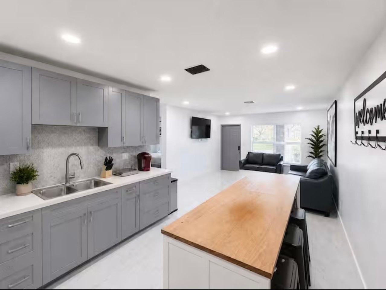 817 Nw 30th Ct - Photo 5 of 11