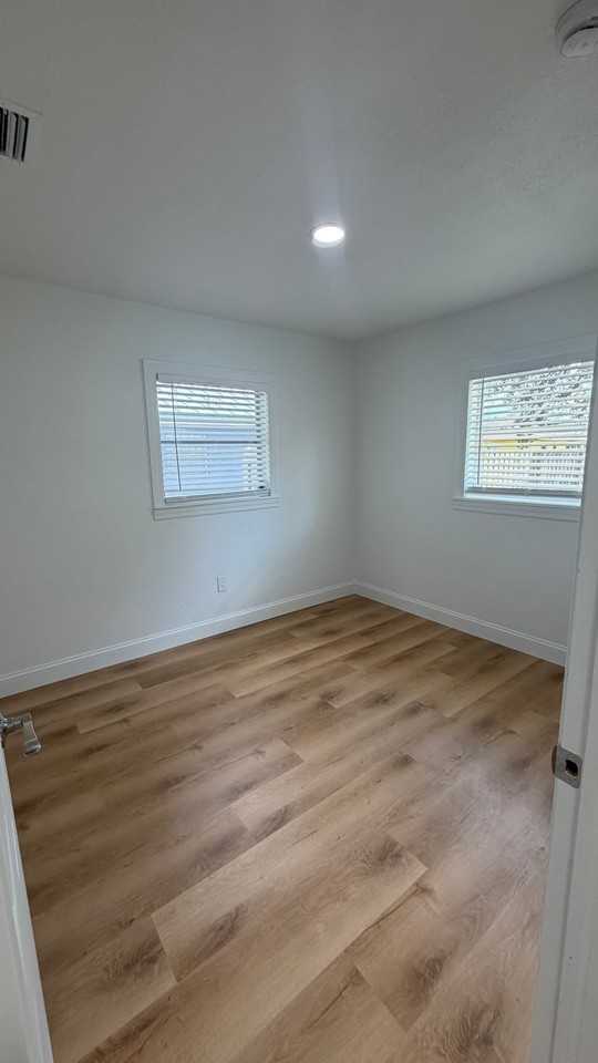 2603 Avenue N - Photo 6 of 12