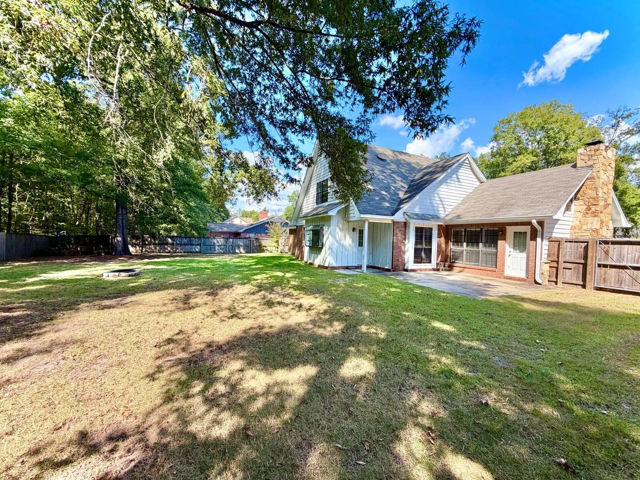 124 Cedar Dr - Photo 3 of 19
