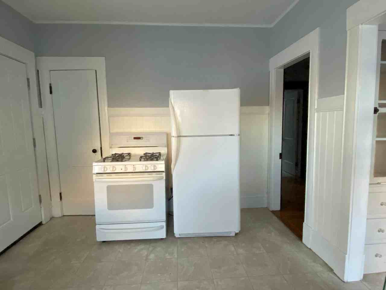 324 Sargeant St #1 - Photo 3 of 14