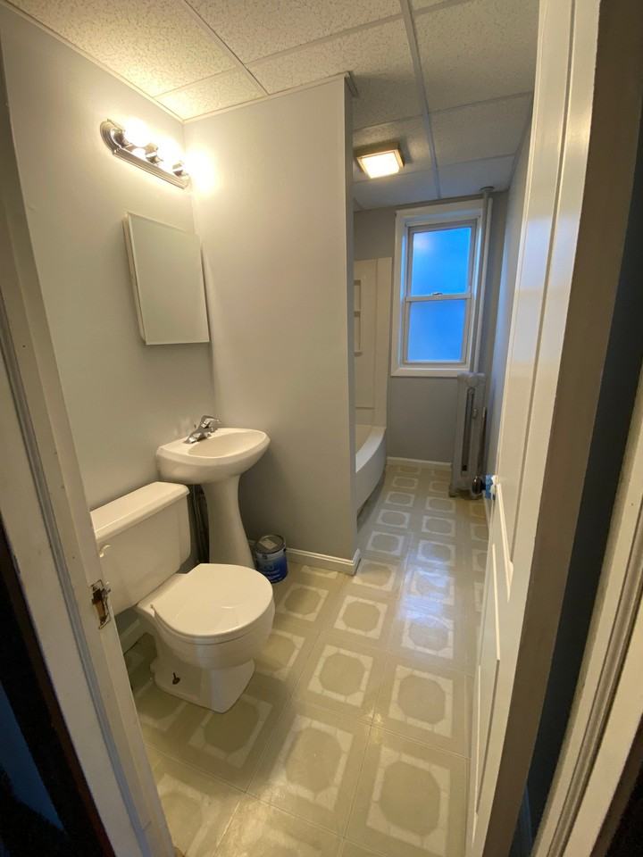 324 Sargeant St #1 - Photo 4 of 14