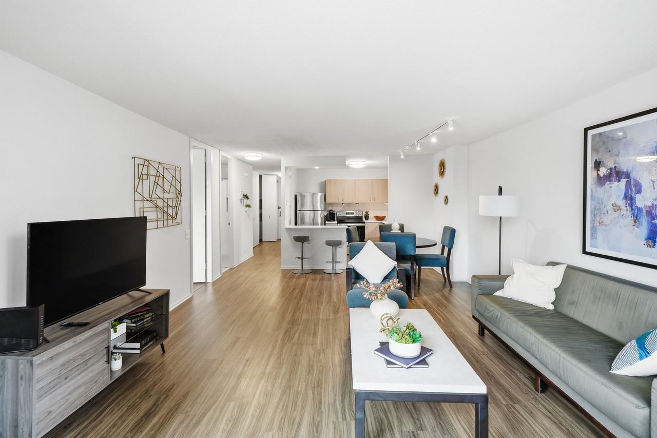 1126 N Dearborn St #209 - Photo 2 of 17