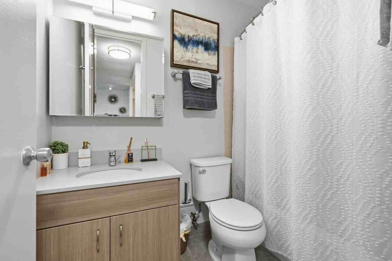 1126 N Dearborn St #209 - Photo 6 of 17