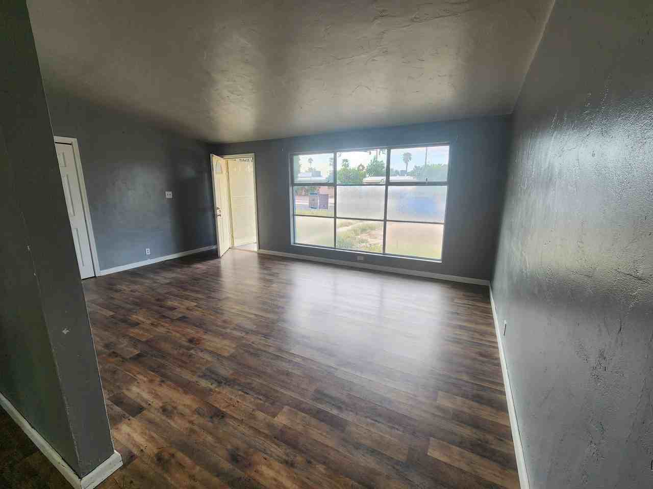 5621 E Scarlett St - Photo 4 of 15