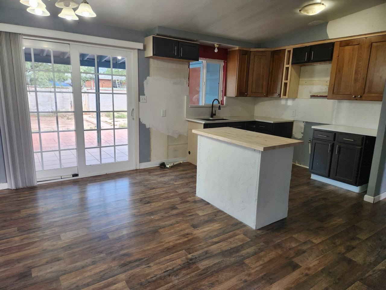 5621 E Scarlett St - Photo 7 of 15