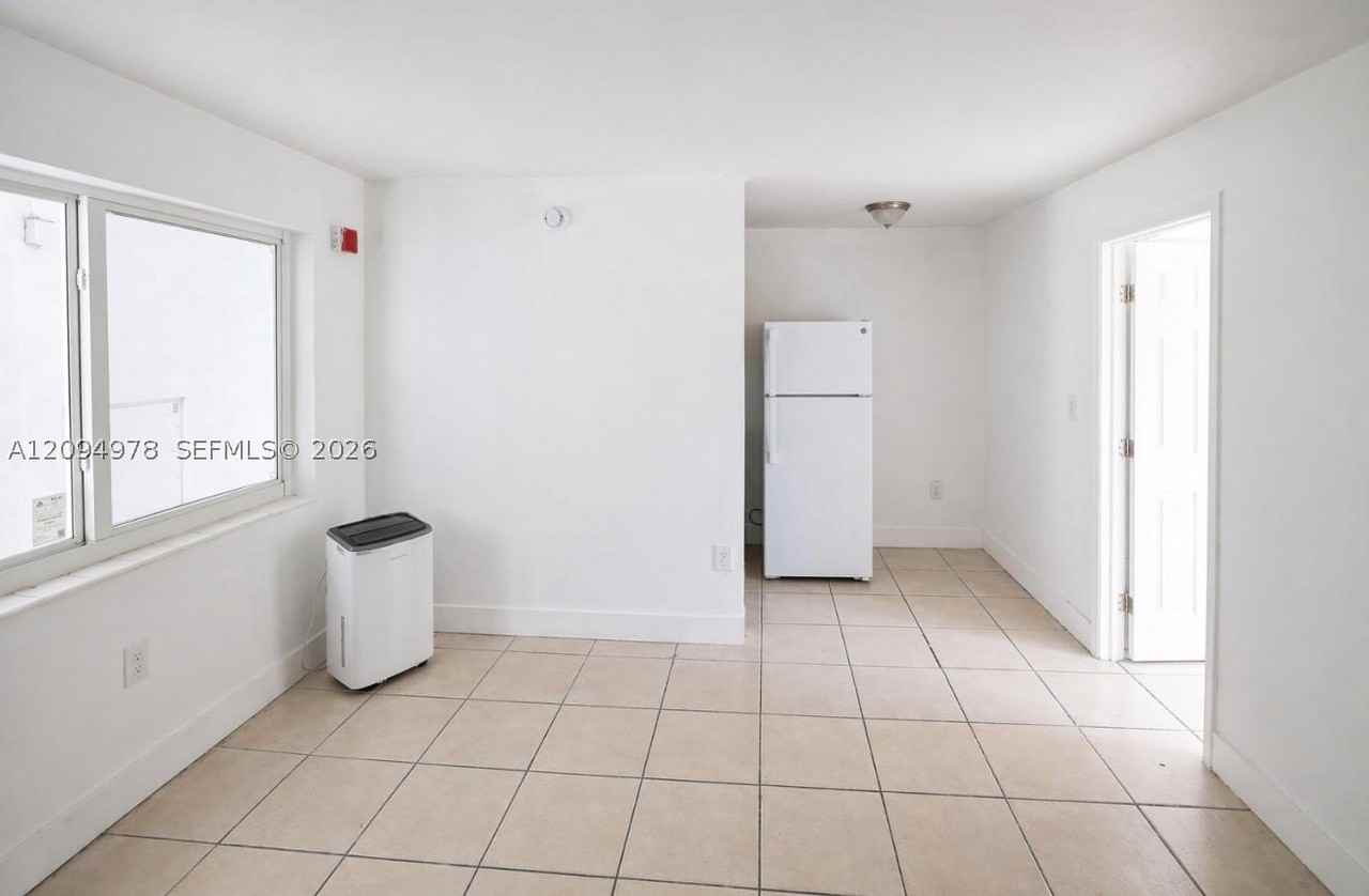6337 W Flagler St #20 - Photo 4 of 9