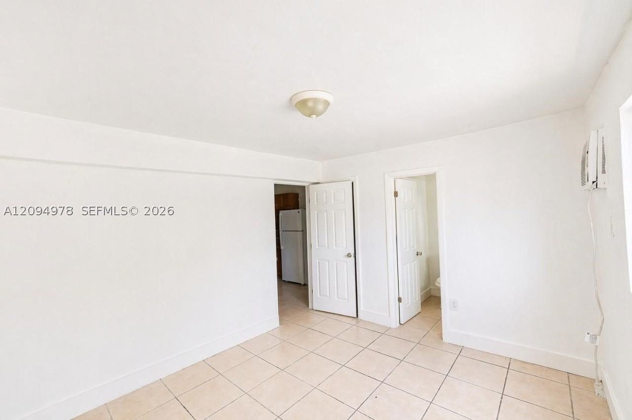 6337 W Flagler St #20 - Photo 5 of 9