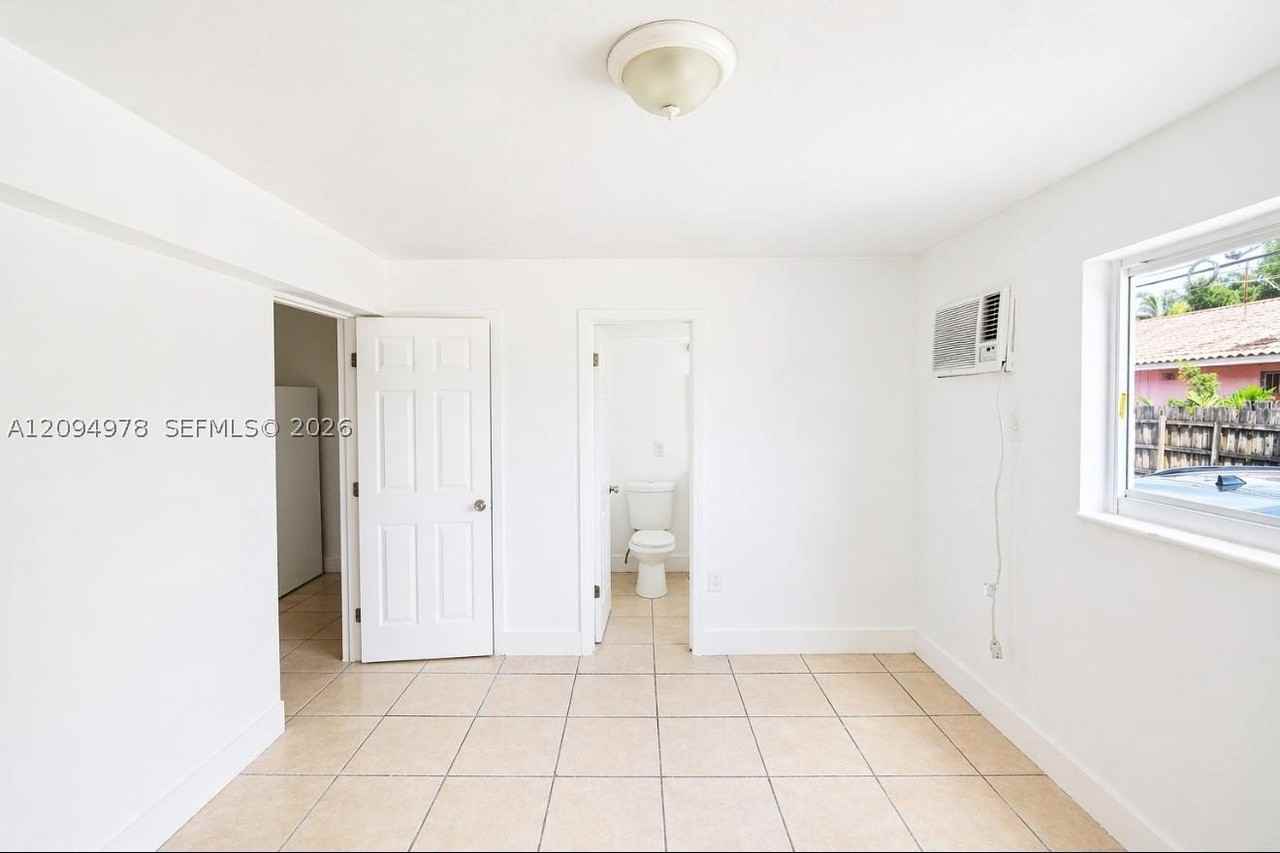 6337 W Flagler St #20 - Photo 6 of 9