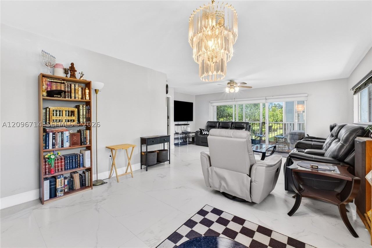 1651 Sw 127th Ave #212A - Photo 7 of 38