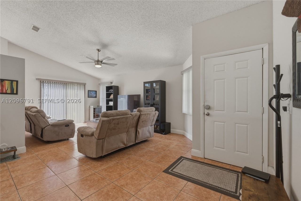 728 Holly St #0 - Photo 6 of 29