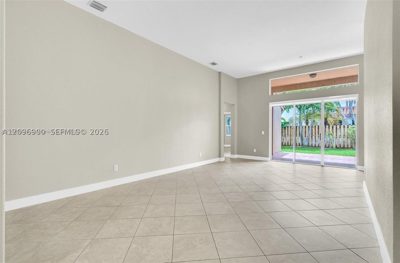 16210 Sw 36th St - Photo 5 of 28