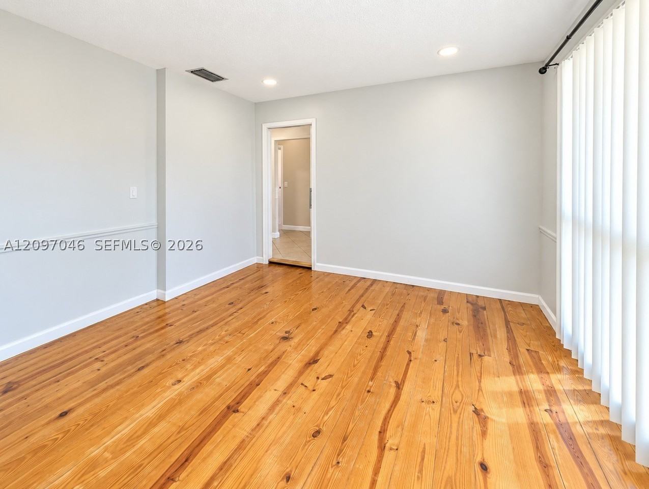 8521 Nw 25th St - Photo 5 of 41