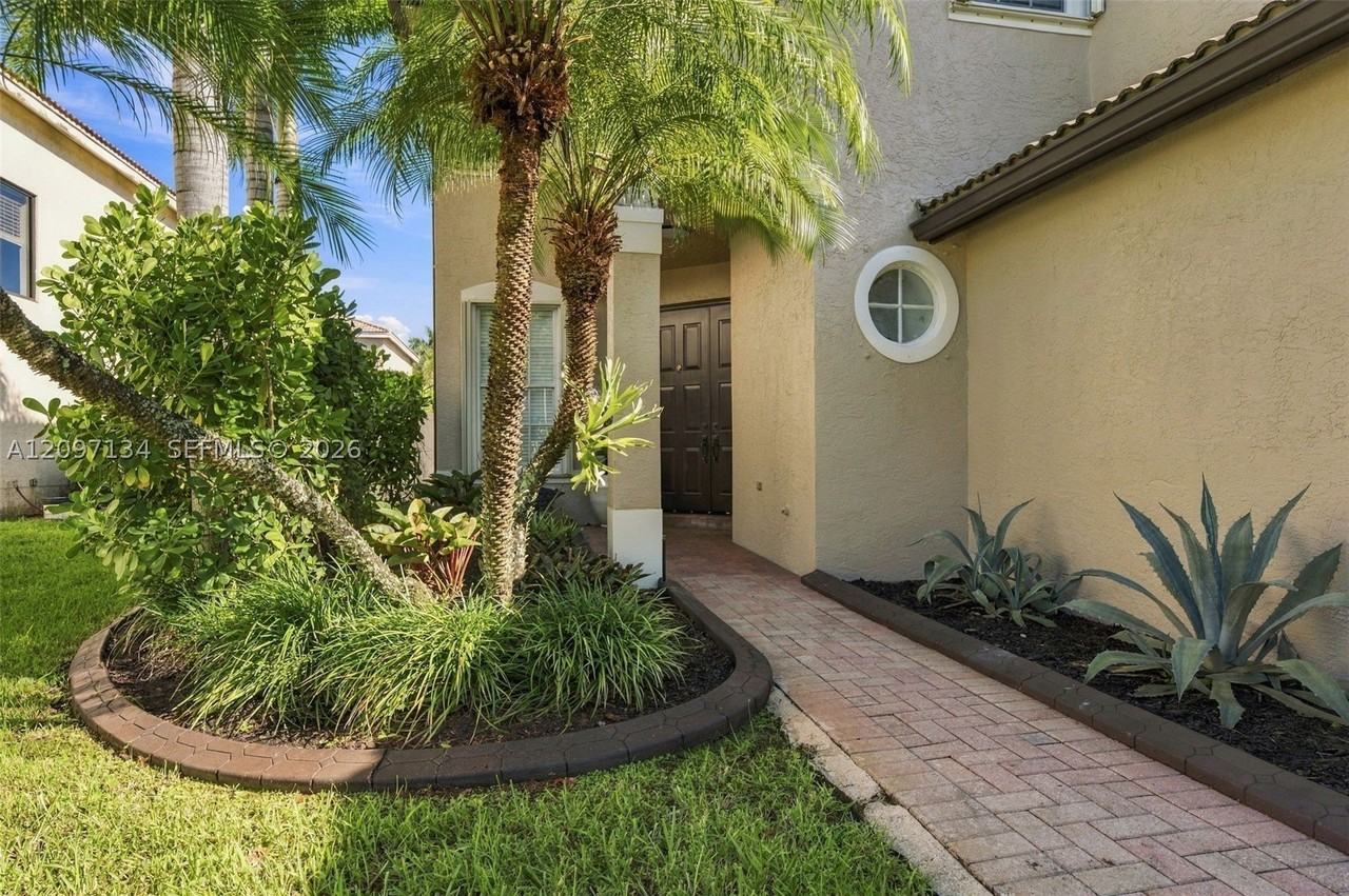 16181 Sw 29th St - Photo 3 of 36