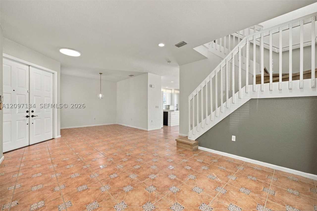 16181 Sw 29th St - Photo 4 of 36