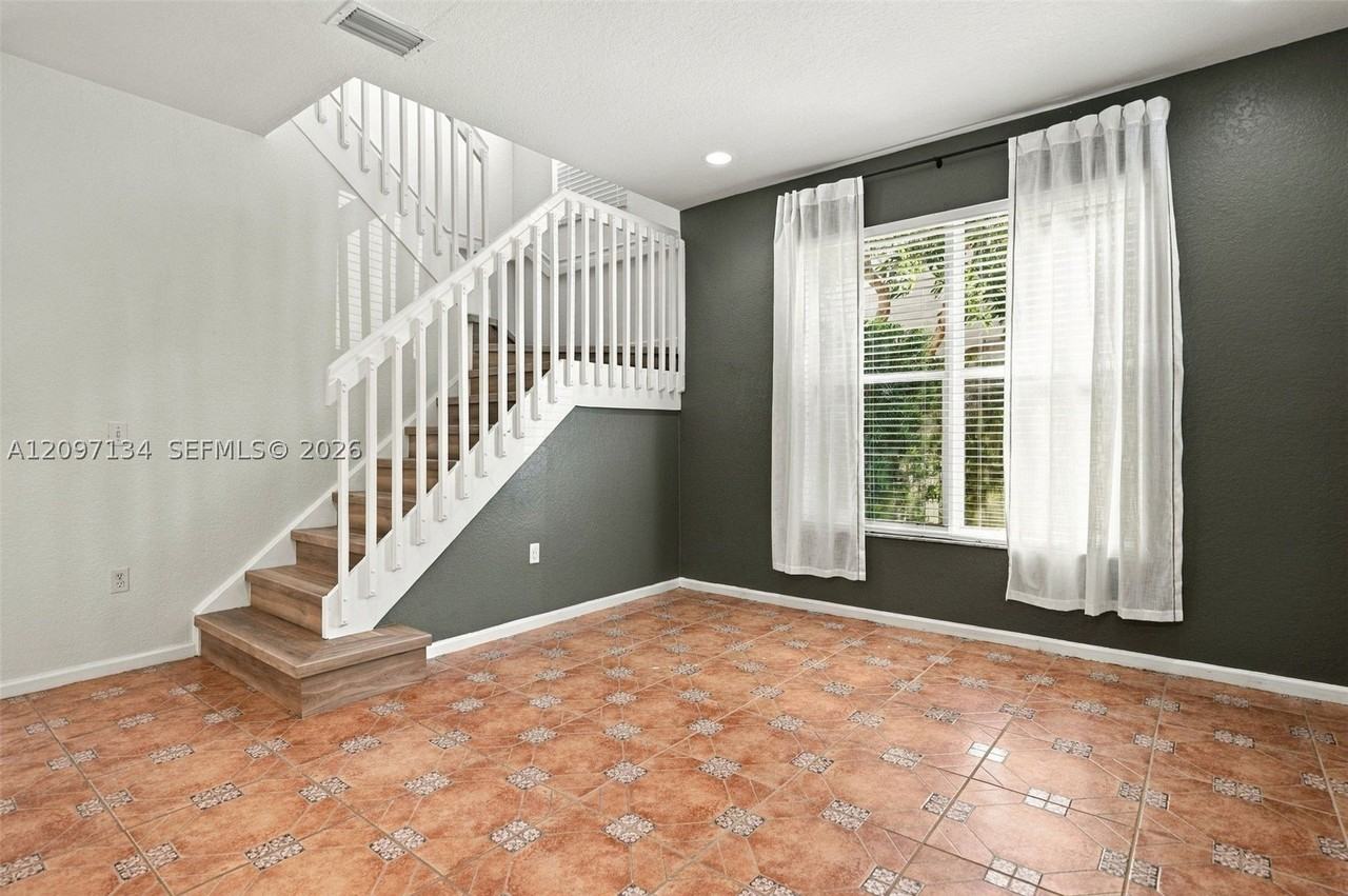 16181 Sw 29th St - Photo 5 of 36