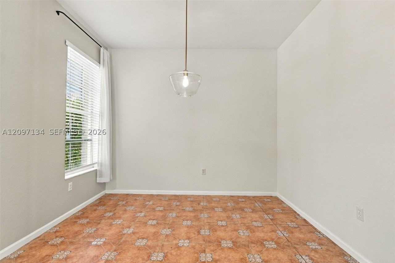 16181 Sw 29th St - Photo 6 of 36