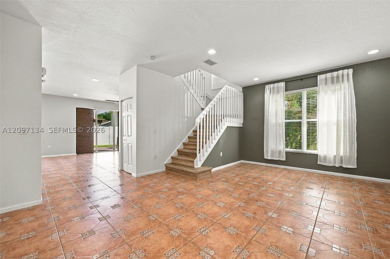 16181 Sw 29th St - Photo 7 of 36